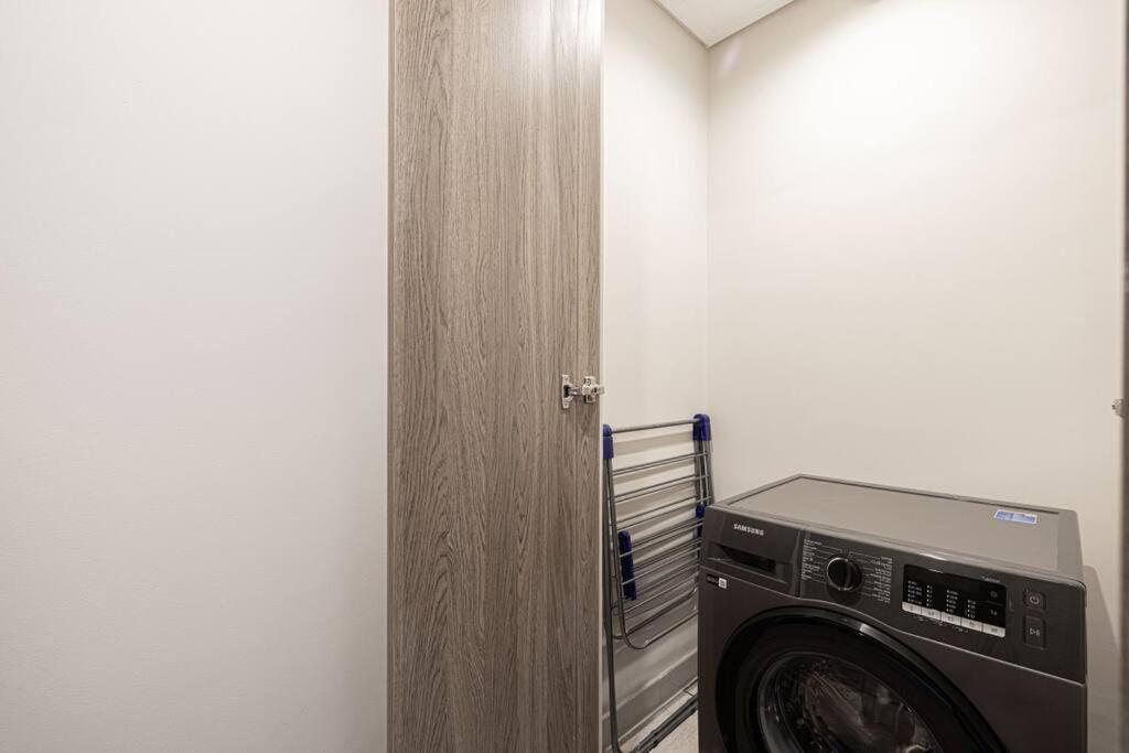 Chic 2 Bed Near Trade Centre With 5 Star Amenities Lägenhet Dubai Exteriör bild